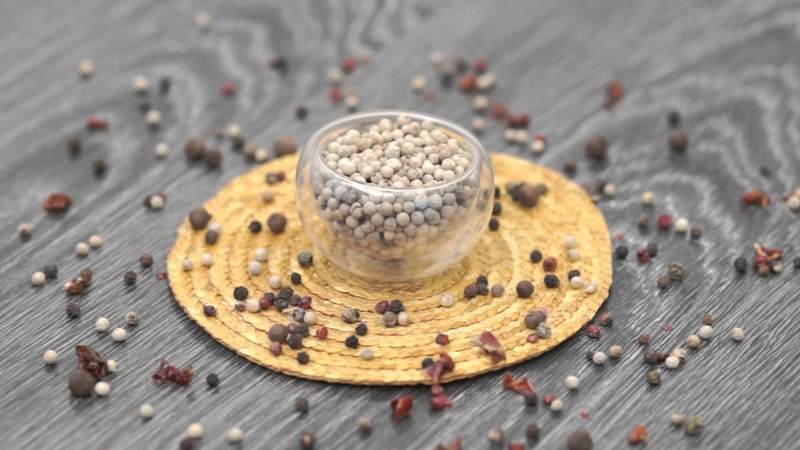 What is white pepper and how is it used in cooking, cosmetology and traditional medicine