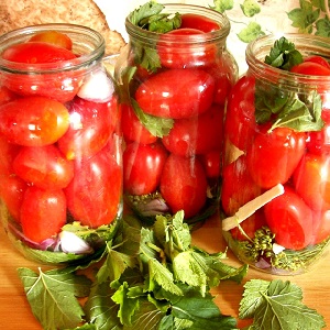 How to cook pickled tomatoes in jars How to use cold barrels: recipes and tips