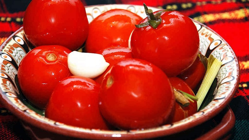 How to cook pickled tomatoes in jars How to use cold barrels: recipes and tips