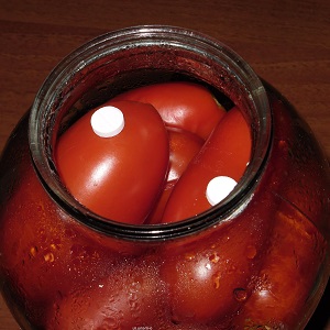 How to cook pickled tomatoes in jars How to use cold barrels: recipes and tips