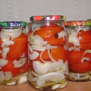 How to cook delicious canned tomatoes for the winter in liter jars: a selection of the best recipes