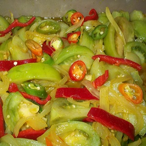 How to prepare unripe tomatoes for the winter: cover green tomatoes according to the best recipes