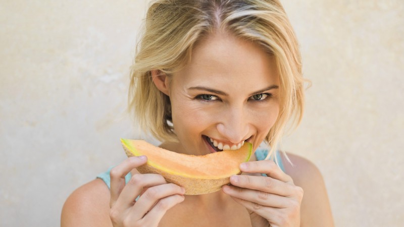 Is it possible to melon with a stomach ulcer: arguments for and against, contraindications