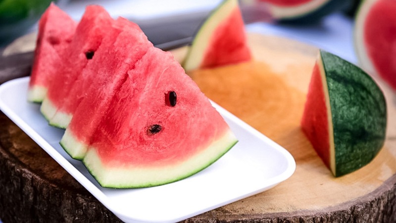 Is it possible to eat watermelon with stomach and duodenal ulcers: the benefits and possible harm of the berries