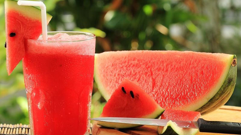 Is it possible to eat watermelon with stomach and duodenal ulcers: the benefits and possible harm of the berries
