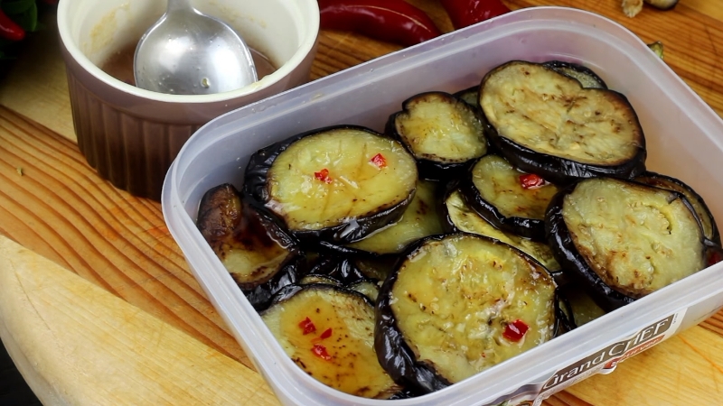Is it possible to eat eggplant for gout: pros and cons, suitable recipes and consumption rates