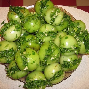 Simple and delicious recipes for pickled green tomatoes: how to cook and roll them correctly for the winter