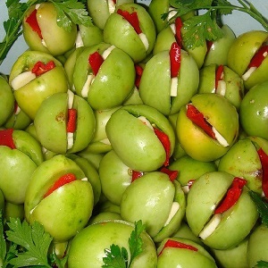 Simple and delicious recipes for pickled green tomatoes: how to cook and roll them correctly for the winter