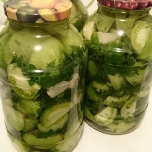 Simple and delicious recipes for pickled green tomatoes: how to cook and roll them correctly for the winter