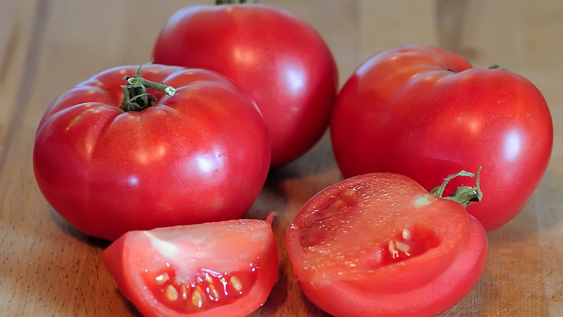 Review of the best varieties of tall tomatoes for open ground: help in choosing and reviews of summer residents