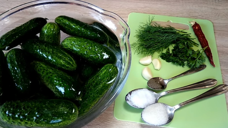 How to cook lightly salted cucumbers in a bag quickly and tasty