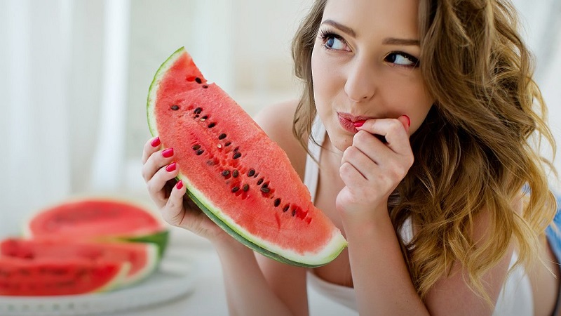 Watermelon raises or lowers blood pressure: is it possible to eat it with hypertension