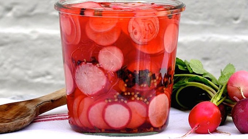 We make harvesting radish for the winter by freezing and in other ways