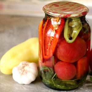 How to cook delicious pickled tomatoes for the winter: a selection of the best recipes from experienced housewives