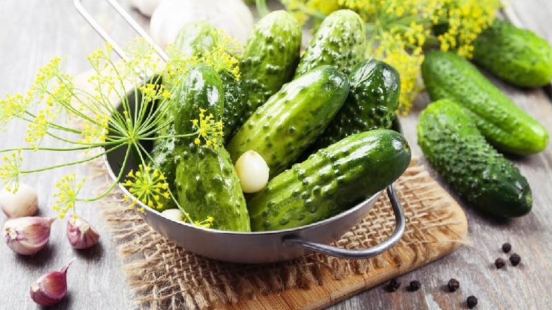 How to prepare crispy pickles for the winter in jars is simple and tasty
