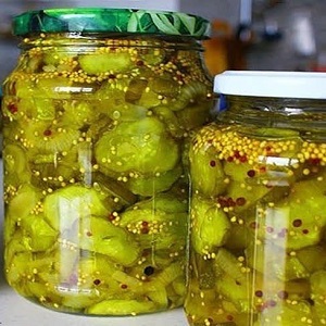 How to prepare delicious pickles with mustard for the winter