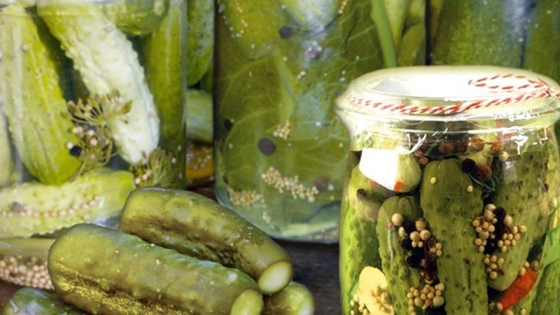 How to prepare delicious pickles with mustard for the winter