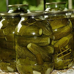 The best recipes for salting sweet cucumbers for the winter in jars from experienced housewives