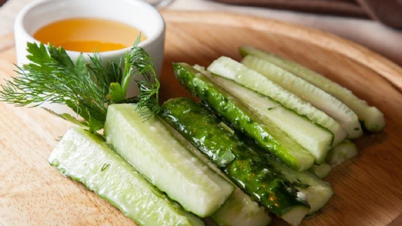 The benefits and harms of cucumbers with honey for the human body