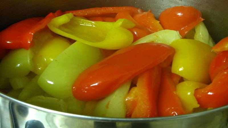 The most delicious and simple recipes for pickled peppers for the winter without sterilizing cans