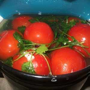 The most delicious and simple recipes for pickling tomatoes in a bucket: we make excellent preparations for the winter
