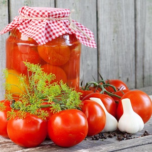 Top 10 unusual tomato recipes for the winter: how to cook delicious tomatoes and roll them up correctly