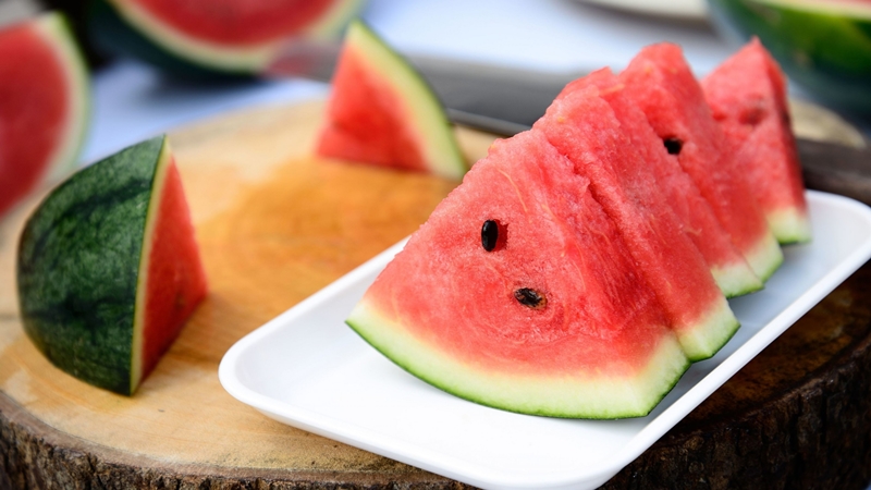 Is watermelon diuretic or not: diuretic properties and rules of use