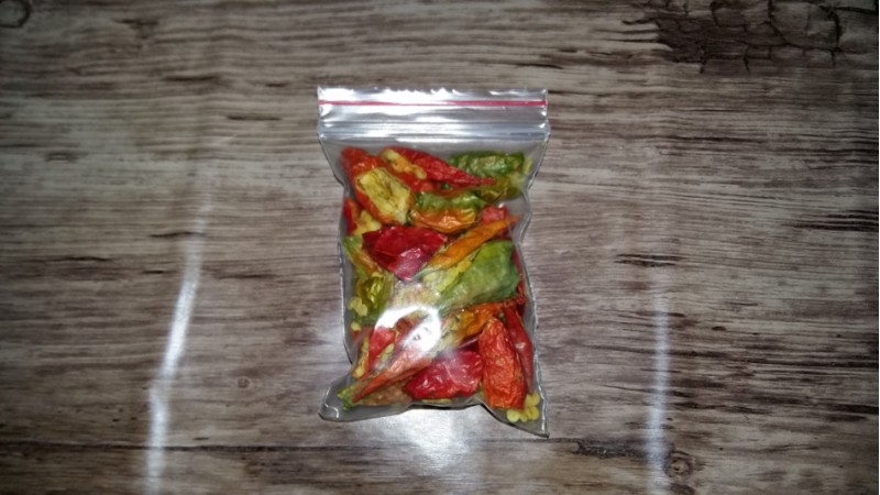 How to dry hot peppers at home: the best harvesting methods and recommendations for storing the product