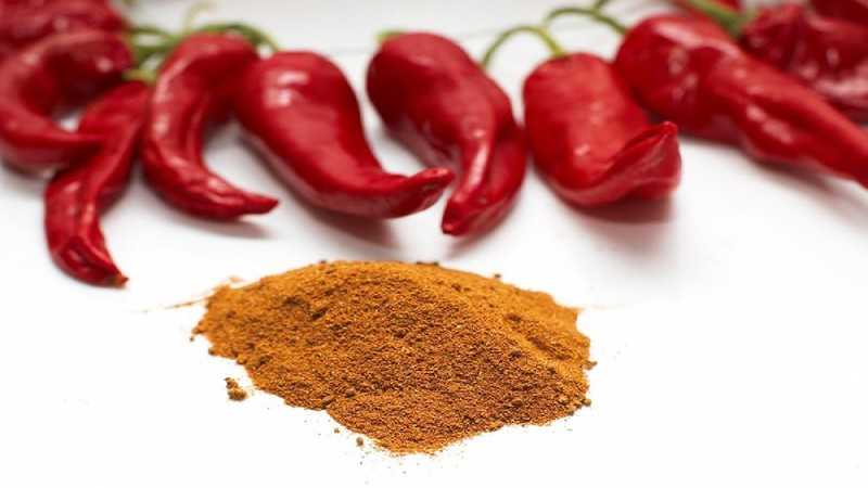 How to dry hot peppers at home: the best harvesting methods and recommendations for storing the product