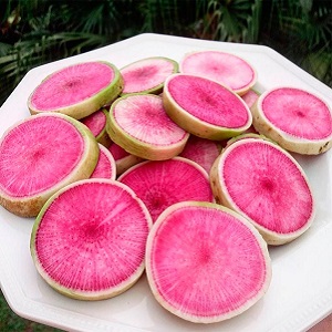 Unusual-looking and pleasant-tasting watermelon radish: what is good and how to grow