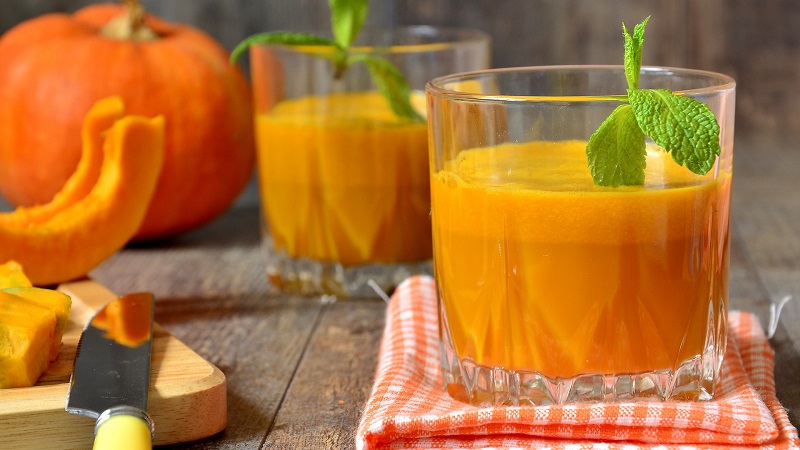 The benefits of pumpkin juice for women: we get acquainted with the medicinal properties, prepare ourselves and drink correctly