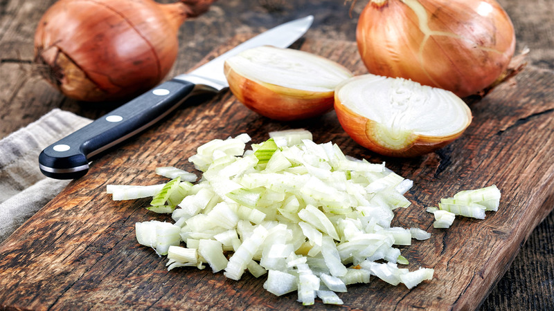 Stop crying in the kitchen: learn to cut onions without tears