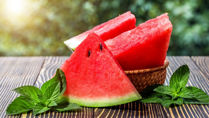 Why is watermelon useful for losing weight, is it possible to eat it while fighting obesity, options for a watermelon diet