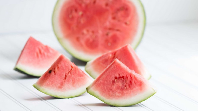 We clean the intestines with watermelon: recipes