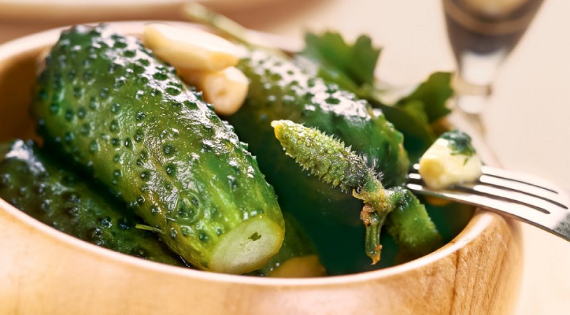 How to quickly and tasty cook lightly salted cucumbers