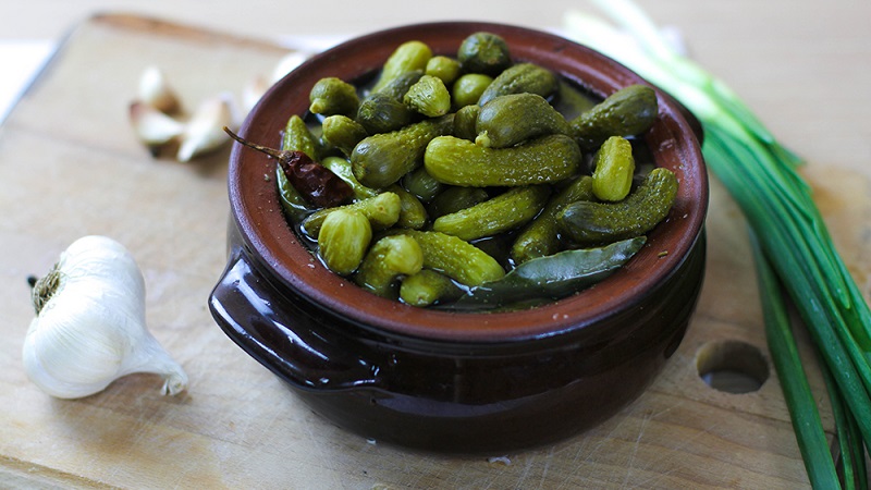 How to store pickled cucumbers in an apartment: terms and conditions, useful tips