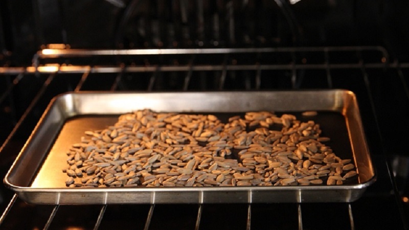 How to peel pumpkin seeds at home: step by step instructions and tips to make the task easier