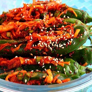 The best ways to harvest hot peppers for the winter: recipes for preserving and drying hot seasonings