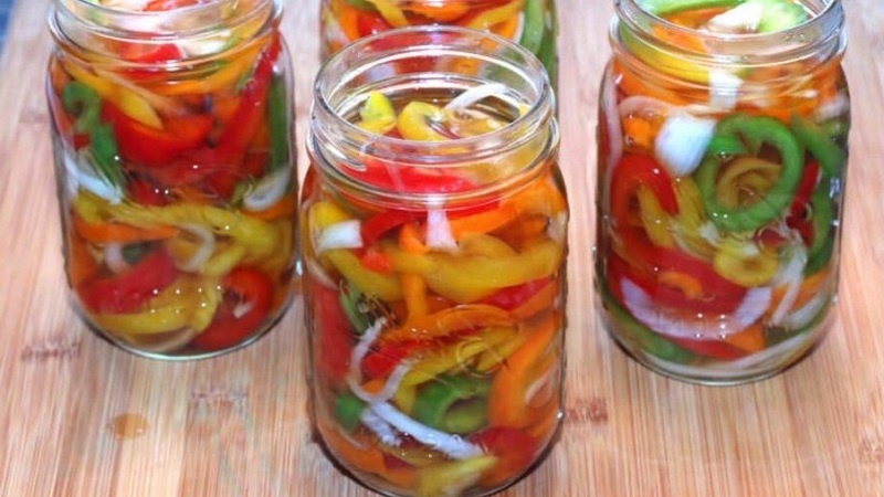 The best ways to harvest hot peppers for the winter: recipes for preserving and drying hot seasonings