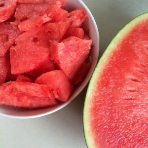 Why watermelon is not sweet: causes of the problem and how to prevent it