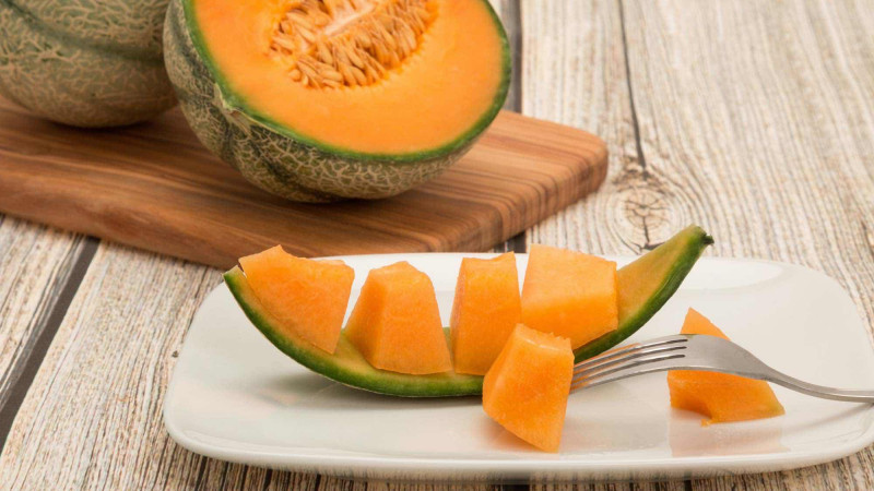 Why melon tastes bitter and can it be eaten