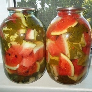The most delicious recipes for watermelons for the winter in jars of citric acid
