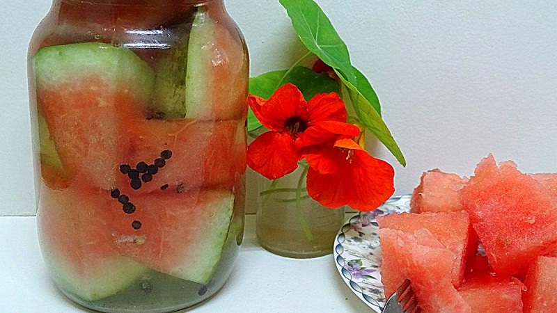 The most delicious recipes for watermelons for the winter in jars of citric acid