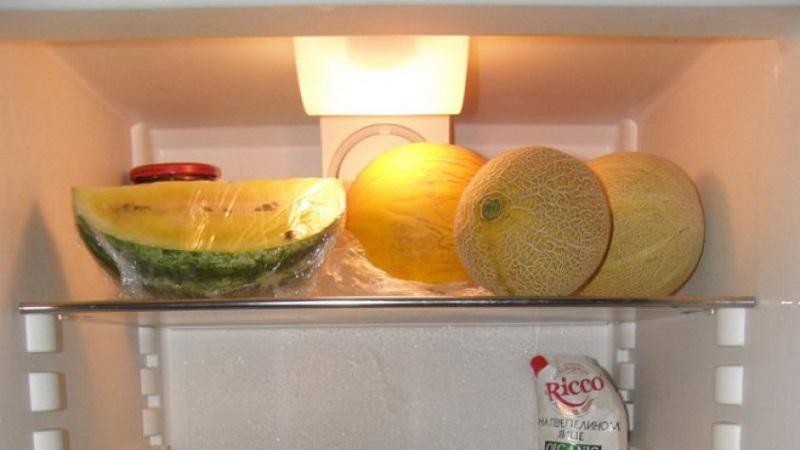 How much cut melon is stored in the refrigerator and how to keep it fresh longer