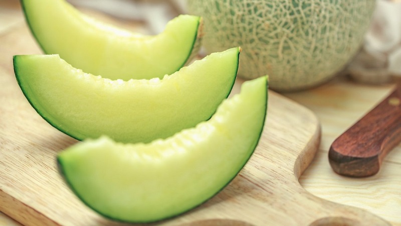 How much cut melon is stored in the refrigerator and how to keep it fresh longer