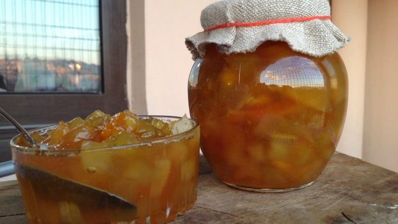 Delicious and simple recipes for melon jam with apples