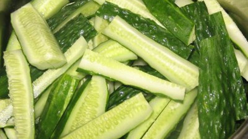 A delicious recipe for the winter from overgrown cucumbers: methods of pickling them