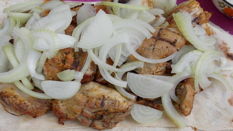 Affordable, quick and tasty ways to make pickled onions for barbecue, herring and salad