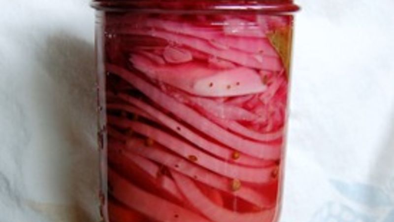 Affordable, quick and tasty ways to make pickled onions for barbecue, herring and salad