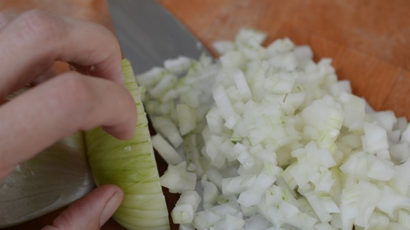The best ways to juice onions without shedding tears